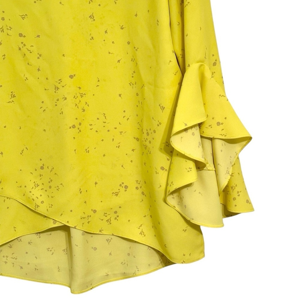 🔥 HOST PICK 🔥 Vince Camuto Printed V-Neck 3/4-Flutter Sleeve Blouse Yellow S - Picture 4 of 6